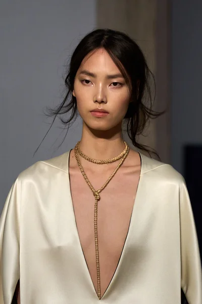 Look 9